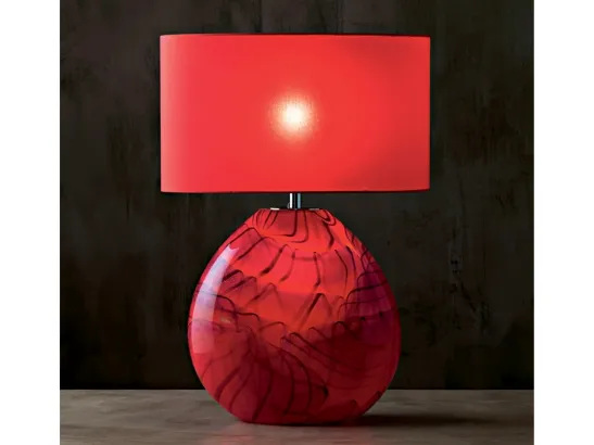 Lampada da tavolo Boheme con vaso in vetro rosso, nero e oro e paralume in tessuto rosso di Le Fablier