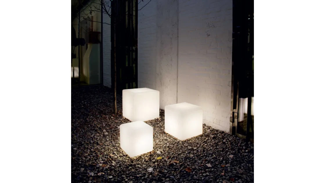 Lampada da esterno Luna in materiale plastico opale di Ideal Lux