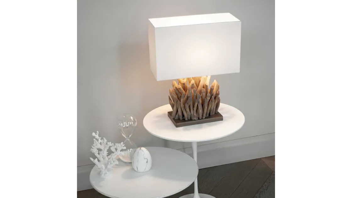 Lampada da tavolo Snell con base in legno naturale, corpo luce formato da rami veri e paralume rivestito in tessuto di Ideal Lux