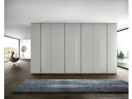 Armadio a muro a tutta altezza in laccato grigio chiaro e vetro Comp 10 di Voltan
