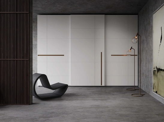 Armadio laccato bianco con inserti in bronzo Prestige 3 ante scorrevoli di Voltan
