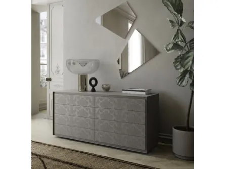 Comò 555 in laccato opaco con incisione di Voltan