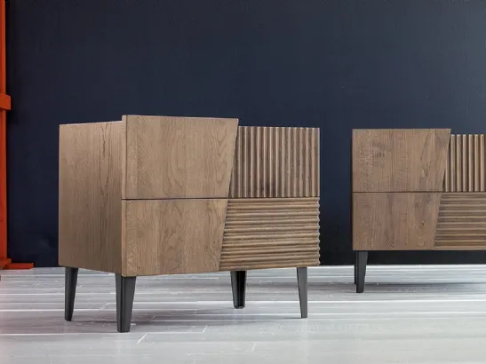 Comodino Design in Rovere massello laccato Verde di Devina Nais