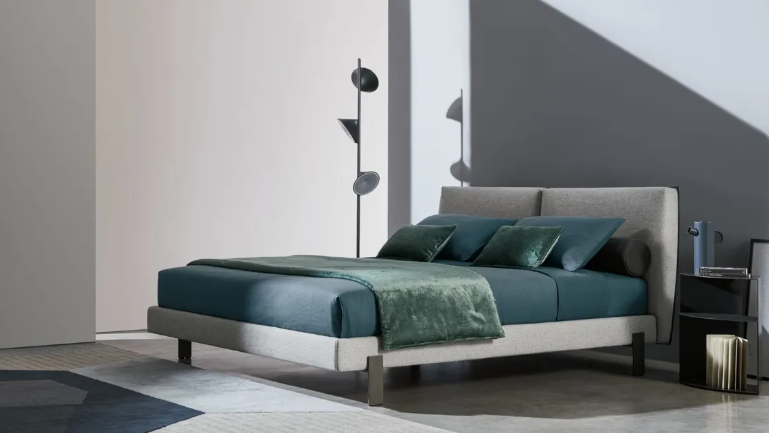 Letto in tessuto imbottito con testiera Book di Twils