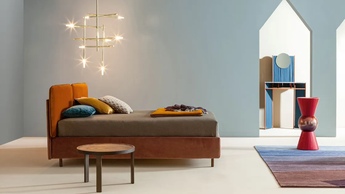 Letto in tessuto con testiera Frick Round di Twils