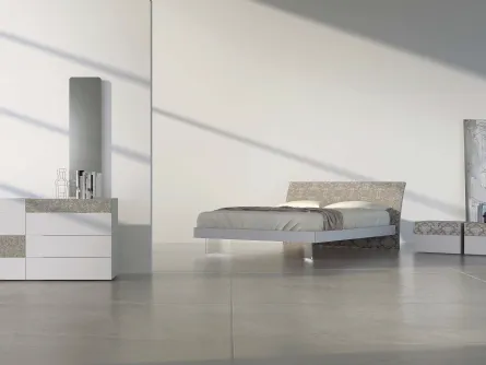 Letto con testiera bicolore laccato opaco con incisione My Love 02 di Voltan