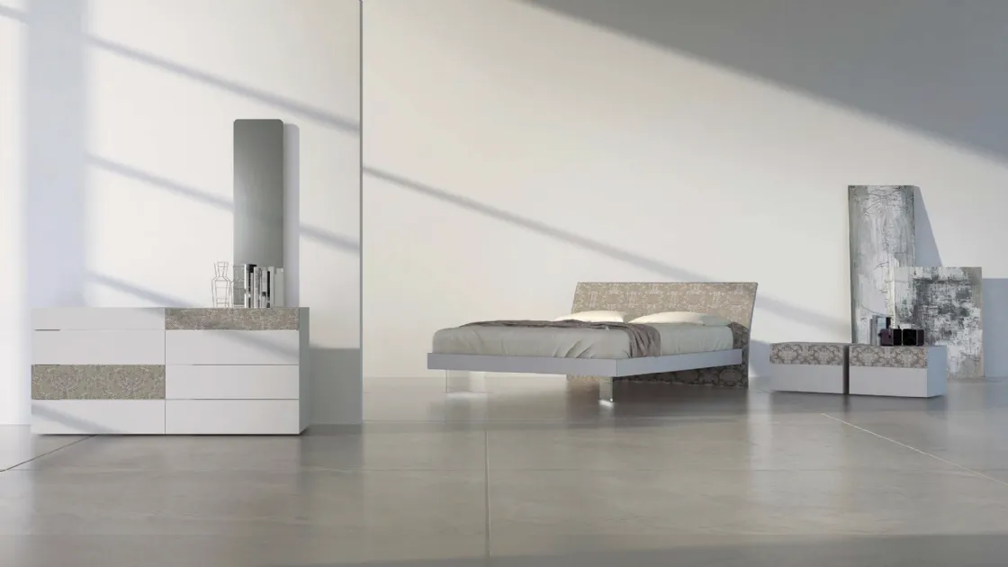 Letto con testiera bicolore laccato opaco con incisione My Love 02 di Voltan