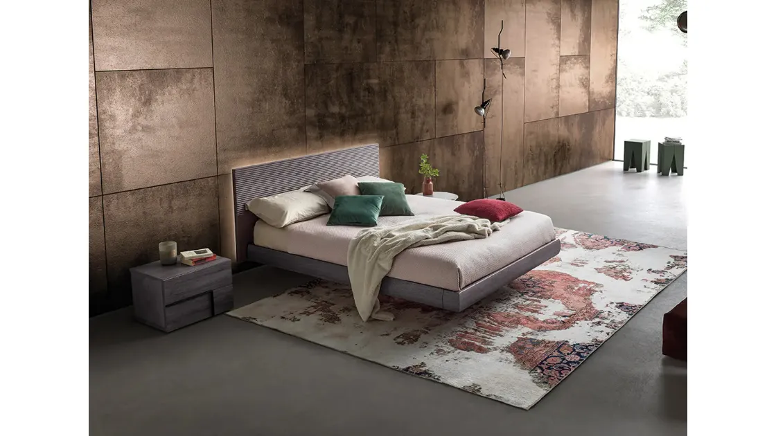 Letto in massello con testiera sospesa retroilluminata Zen Elegance di Devina Nais