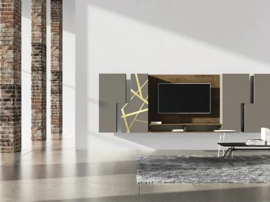 Parete Attrezzata sospesa in laccato opaco con inserti in bronzo graffiato e pannello per TV in legno Comp 17 di Voltan