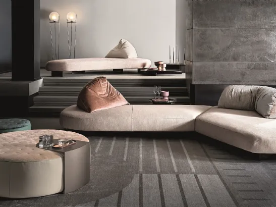 Divano originale freestanding con una base in tessuto Papilo di Ditre Italia