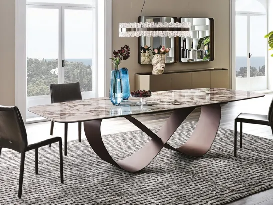 Tavolo con piano in ceramica effetto marmo Butterfly Keramik di Cattelan Italia