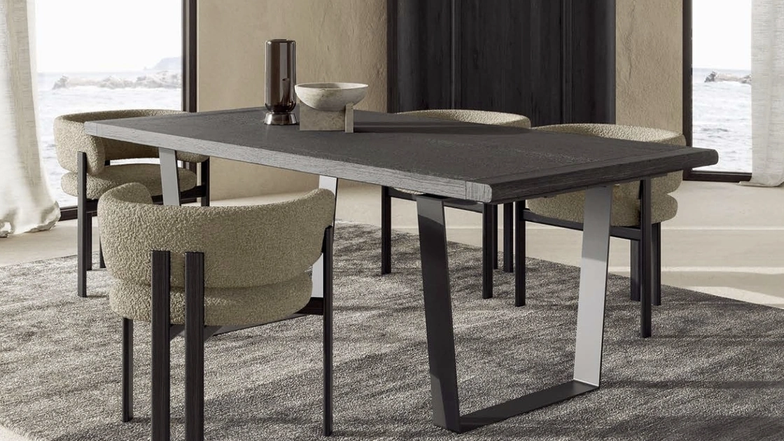 Tavolo Cocoon Allungabile in legno secolare Nero di Nature Design