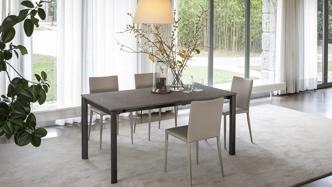 Tavolo allungabile con top in ceramica Compasso di Altacom