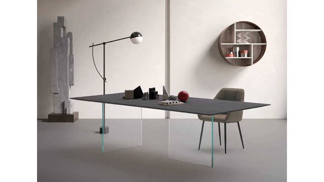 Tavolo Manhattan in Rovere massello con base in vetro di Devina Nais