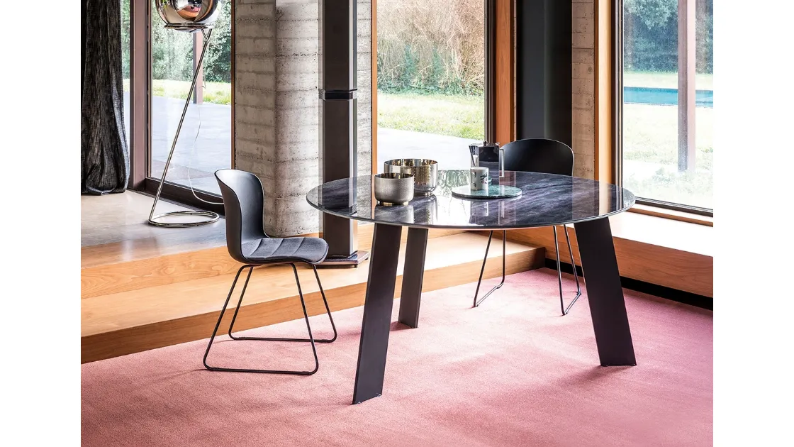 Tavolo Manhattan Rotondo My Glass con top in vetro e base centrale in legno di Devina Nais