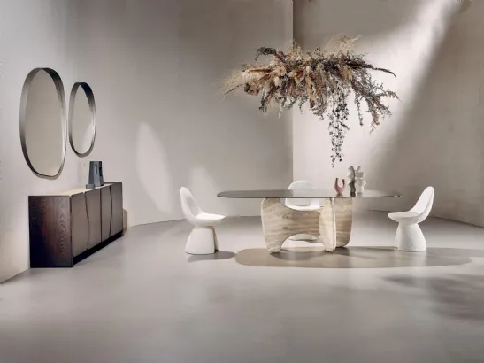 Tavolo Tribe Stone con top in vetro e base in marmo di Nature Design