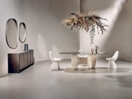 Tavolo Tribe Stone con top in vetro e base in marmo di Nature Design