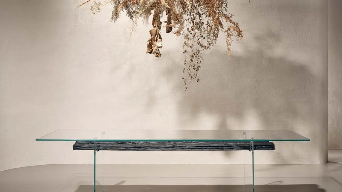 Tavolo Unique in vetro e legno secolare nero di Nature Design