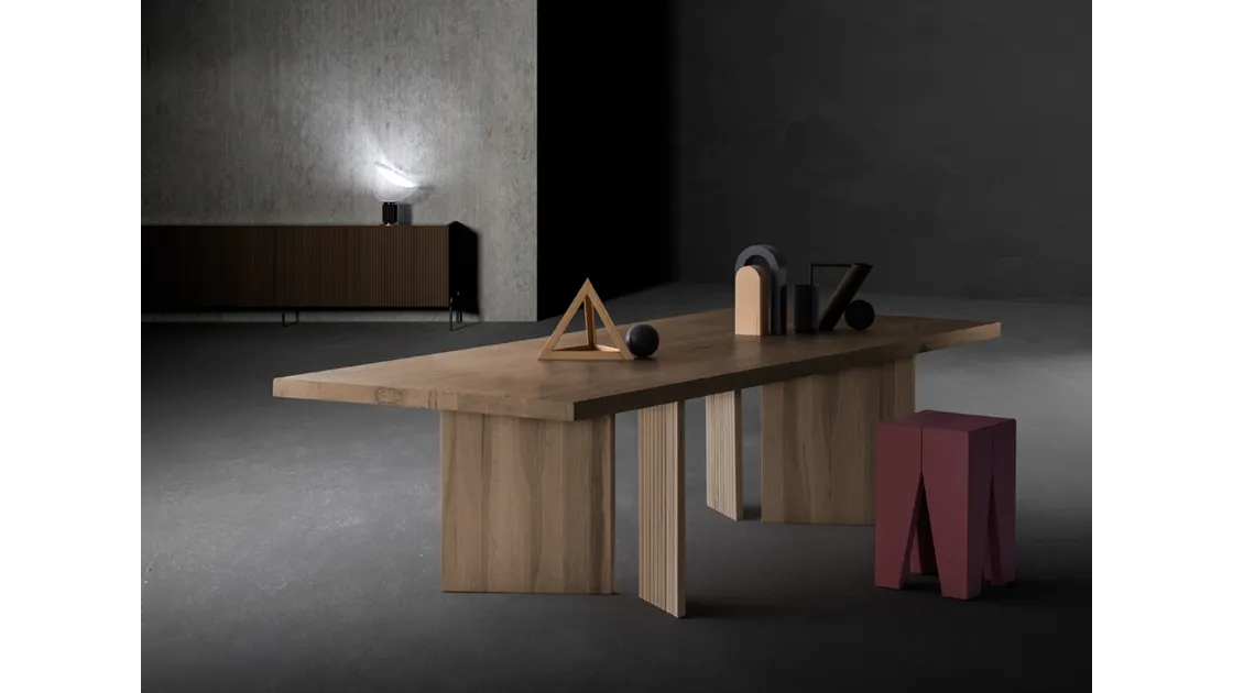 Tavolo Wood in legno massello di Rovere di Devina Nais