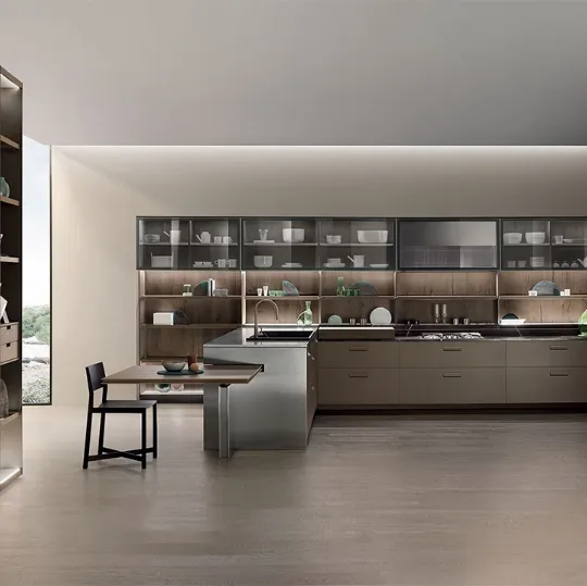 Cucina Design con penisola Soul 02 in rovere d'ombra nodato e laccato opaco di Ernestomeda