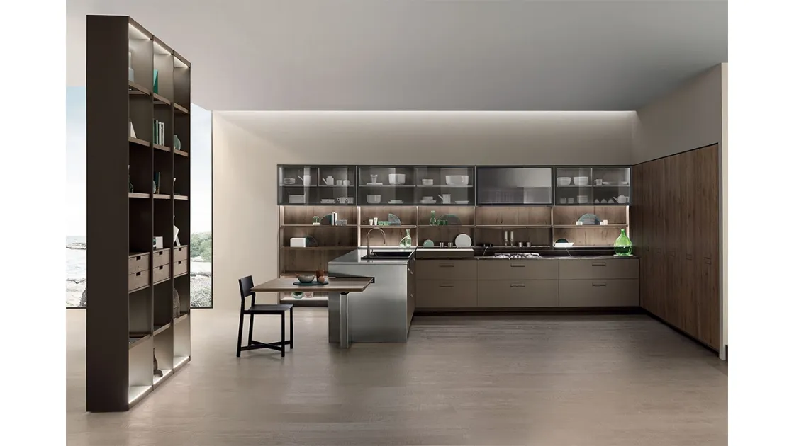 Cucina Design con penisola Soul 02 in rovere d'ombra nodato e laccato opaco di Ernestomeda