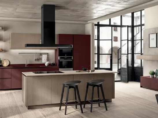 Cucina Moderna Liberamente Rosso Jaipur e Rovere Dune di Scavolini