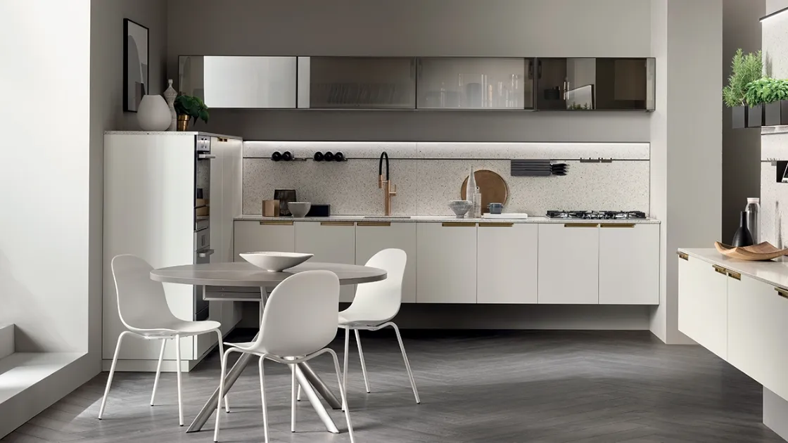 Cucina Moderna Mia in Bianco Prestige ed Alluminio di Scavolini