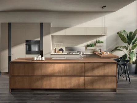 Cucina Moderna con isola e penisola Motus in Rovere Landscape e laccato opaco Visone di Scavolini