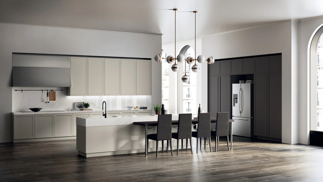 Cucina su misura con isola Carattere 10 laccato Tortora e Grigio Ferro di Scavolini