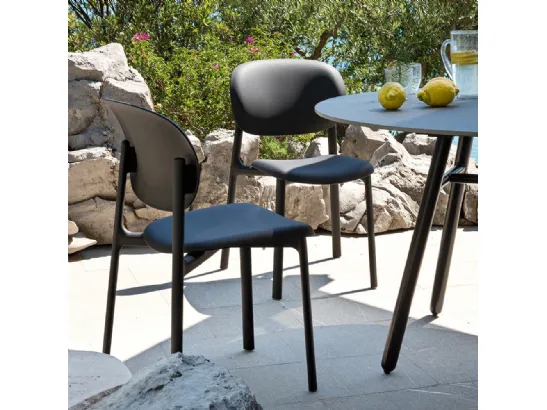 Sedia impilabile Zero di Connubia Outdoor